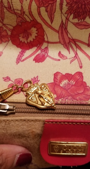 Gucci Vintage Crossbody - Picture 4 of 8